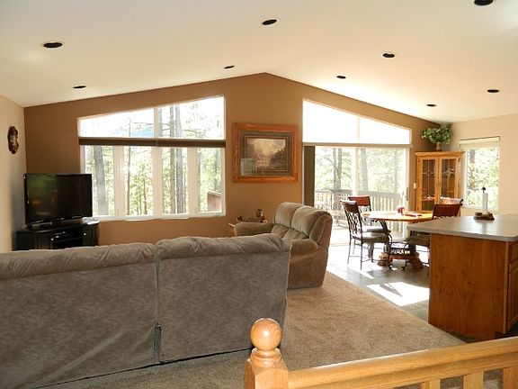 3rd image of 13162 Morse Pl