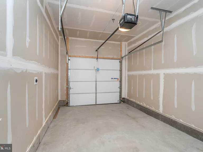 1210 Parker Blvd — Photo 35