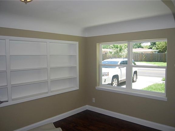 3rd image of 1821 S Lincoln Ave