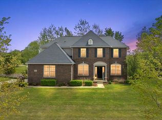 695 Dennison Ct, Oakland, MI 48363