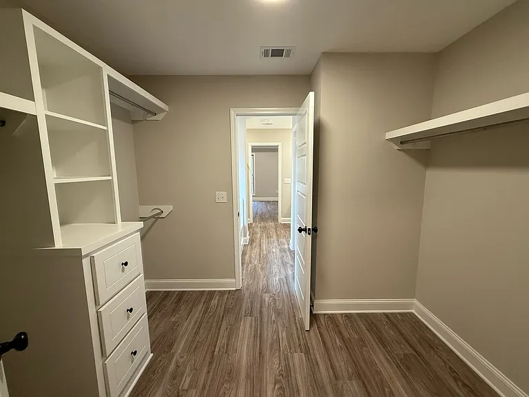 546 Patrick Farms Dr — Photo 17