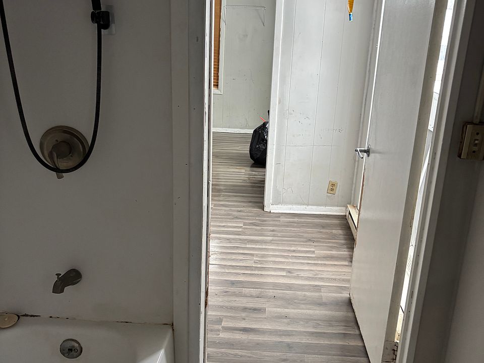2nd image of 424 E Bluff St APT 4