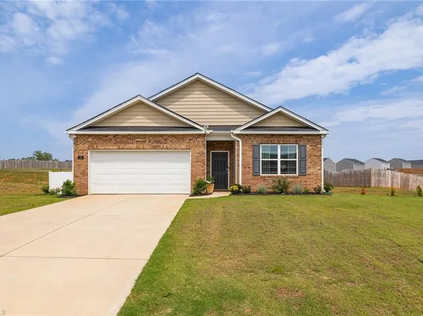 180 Daniel Dr, Lexington, NC 27295