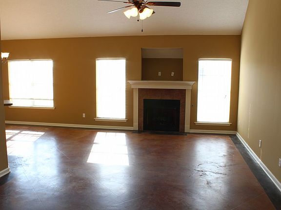 3rd image of 508 Woodland View Dr