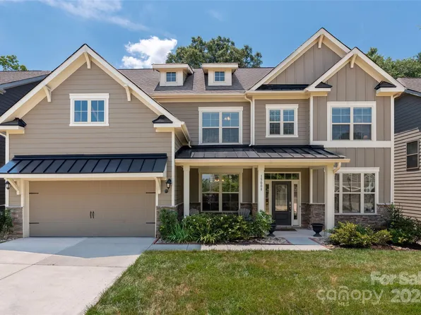 15008 Sapphire Hill Ln, Charlotte, NC 28277