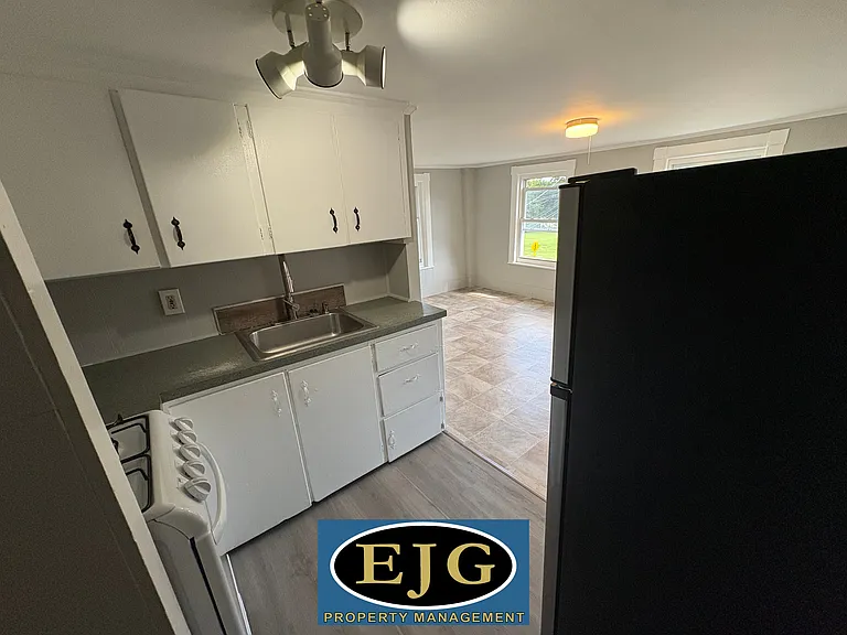 135 Pleasant St #3 — Photo 3
