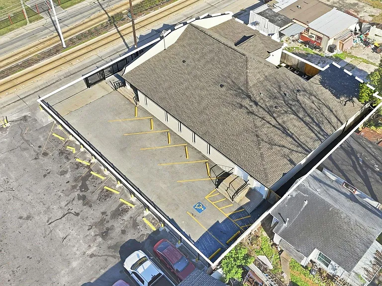 3911 Fulton St — Photo 40
