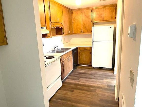 3rd image of 201 Dogwood Rd