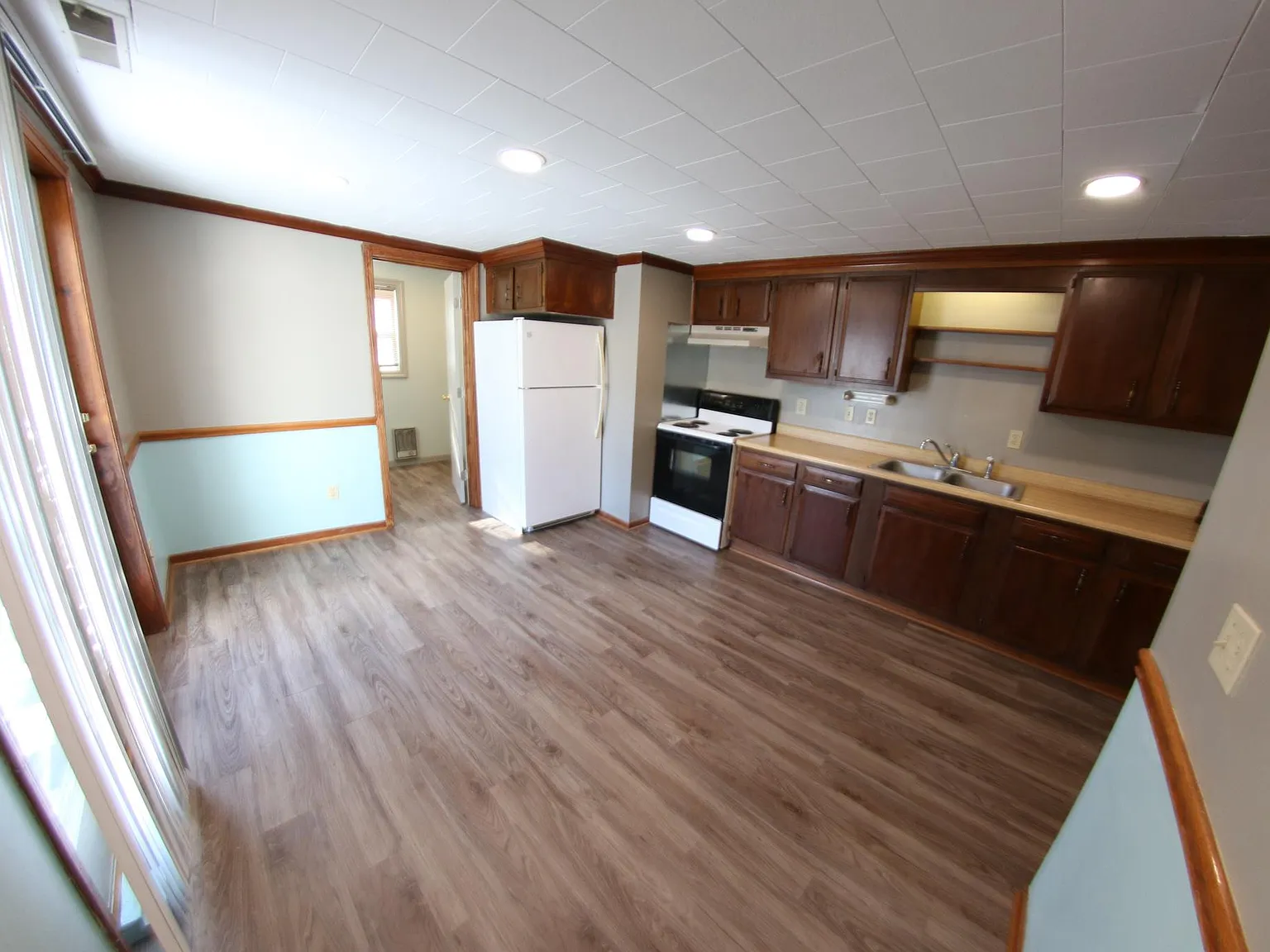 2 bed, $875 — Photo 2