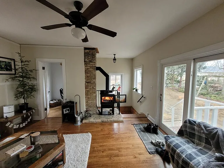 1119 Wesley Ave — Photo 10