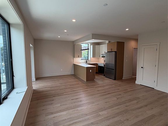 3rd image of 8322 24th Avenue