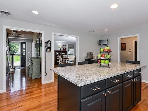3rd image of 84 Jennings Dr