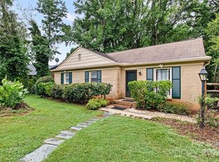 5325 Hollirose Dr, Charlotte, NC 28227