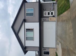 3264 10th St N, Fargo, ND 58102