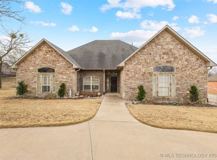 1923 Muirfield Dr, Ada, OK 74820
