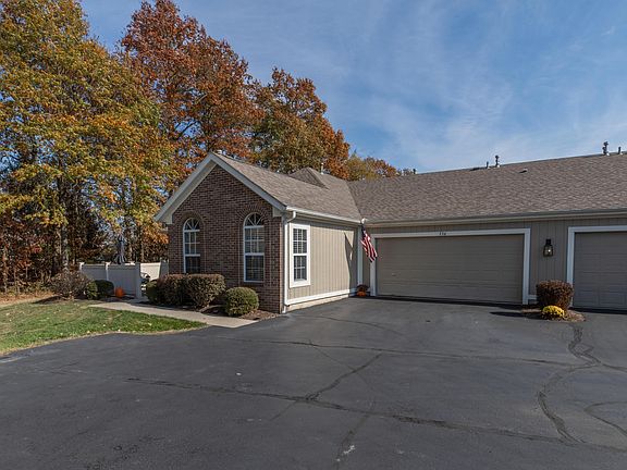 2nd image of 336 Park Woods Ln