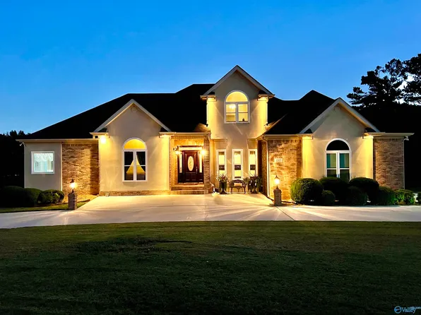 110 Camp Ground Rd, Brownsboro, AL 35741