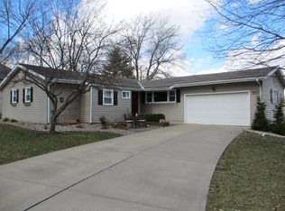 900 W 93rd St, Kansas City, MO 64114