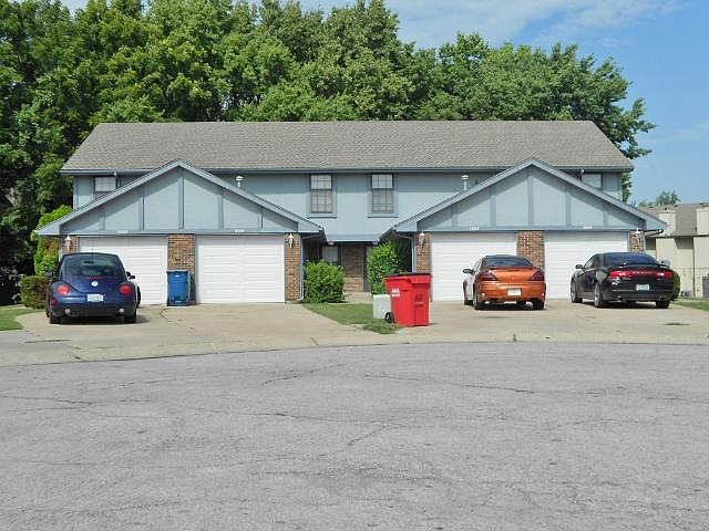1st image of 18810 Manor Dr