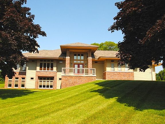 5th image of W297 N1885 Glen Cove Road