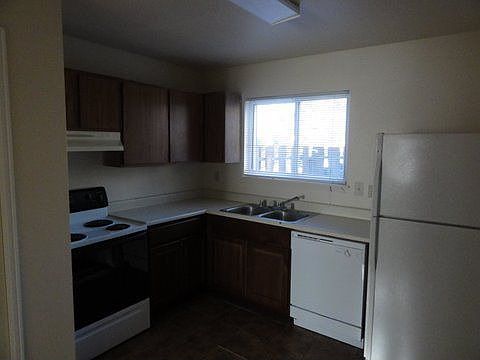 2nd image of 548 Winnie Way