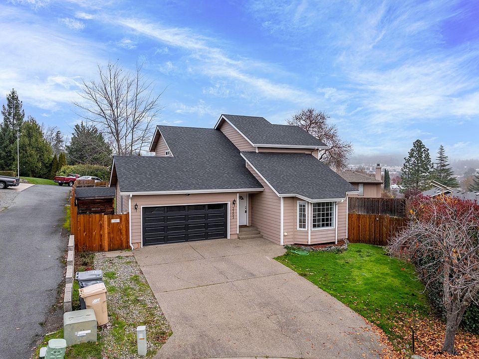 1st image of 2203 NW Oxford Cir