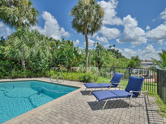 2nd image of 1405 Cobia Cay Dr