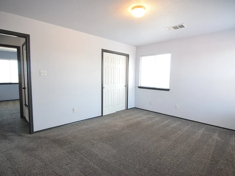 4903 Golden Gate Dr — Photo 12