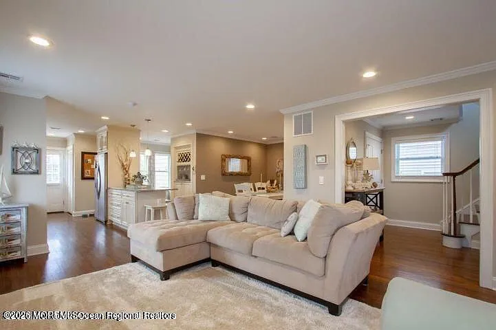3 bed, 1616 sqft, $30,000 — Photo 2