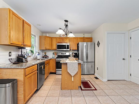 3rd image of 114 Pine Knoll Cir #114