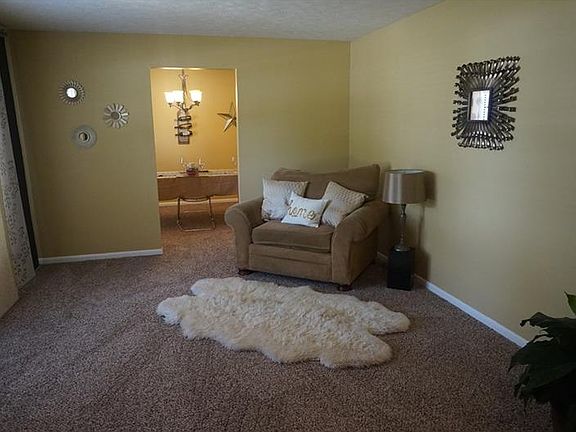 3rd image of 2403 Buckhorn Manor Dr