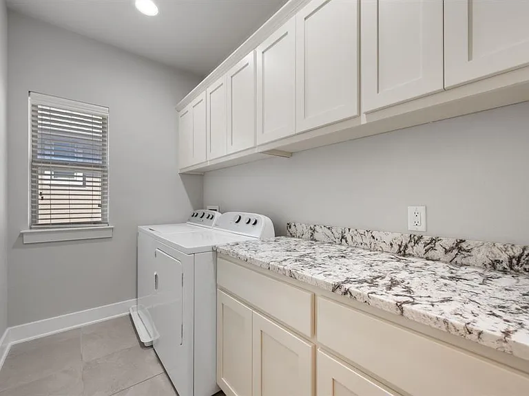 13800 Lyndhurst St #326 — Photo 26