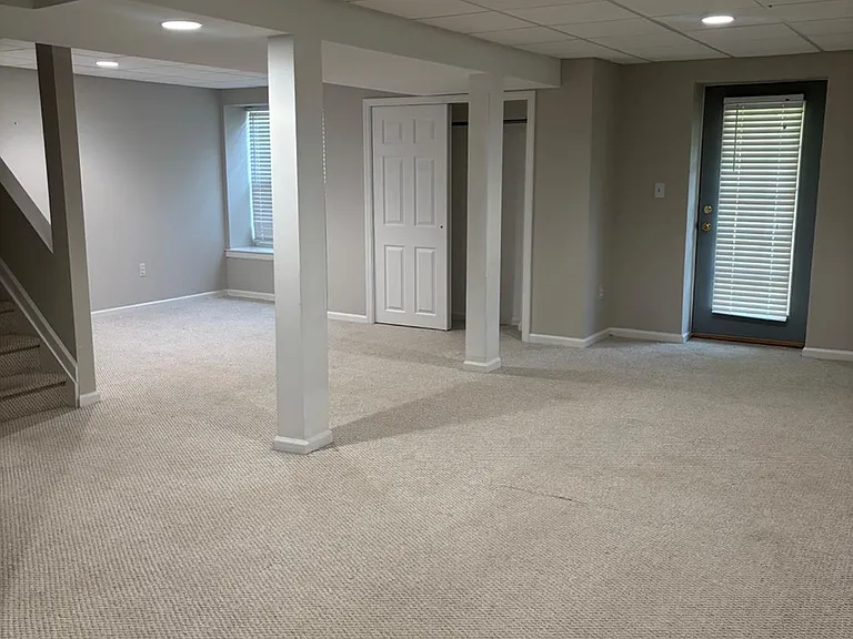 131 Murray Dr — Photo 24