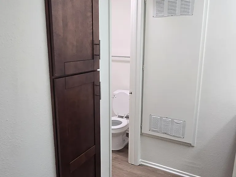 Franklin Luxury Apartments — Photo 16