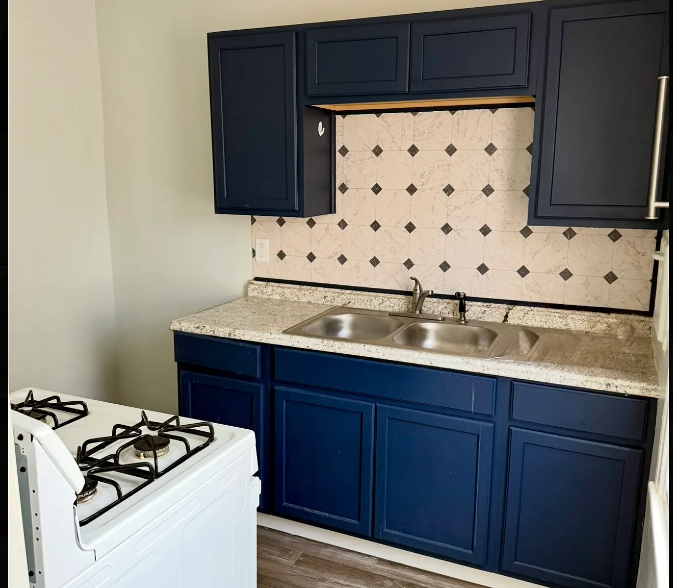 2 bed, 750 sqft, $950 — Photo 3
