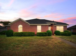 429 Chestnut Ln, Desoto, TX 75115