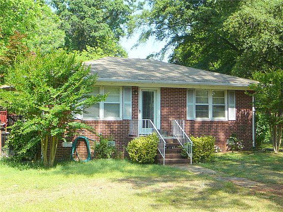2nd image of 106 Woodbine Cir