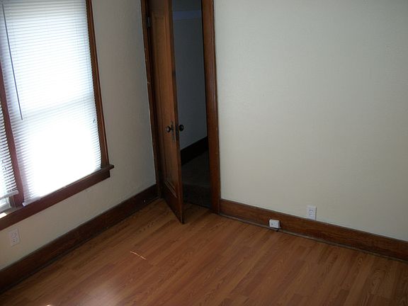 5th image of 701 Viewpoint Ave