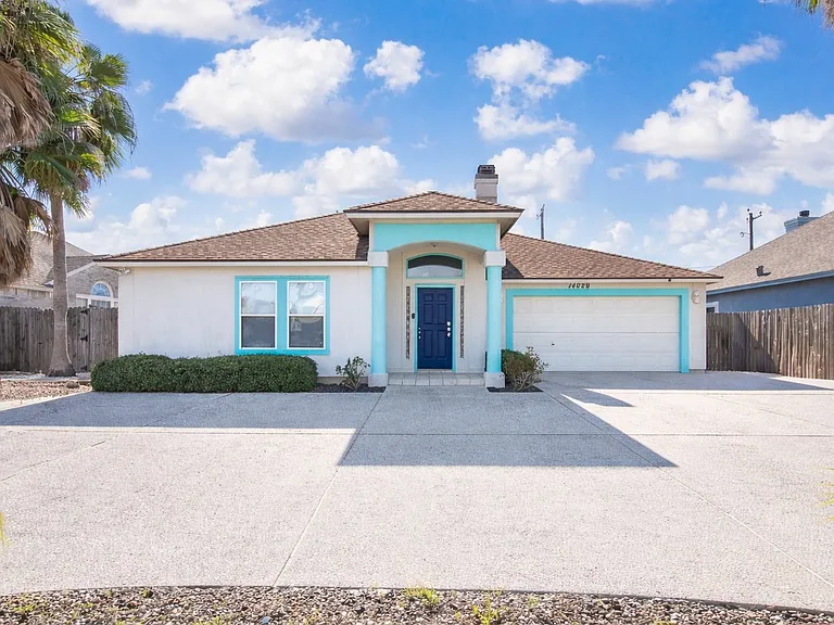 14029 Coquina Bay Ave — Photo 2