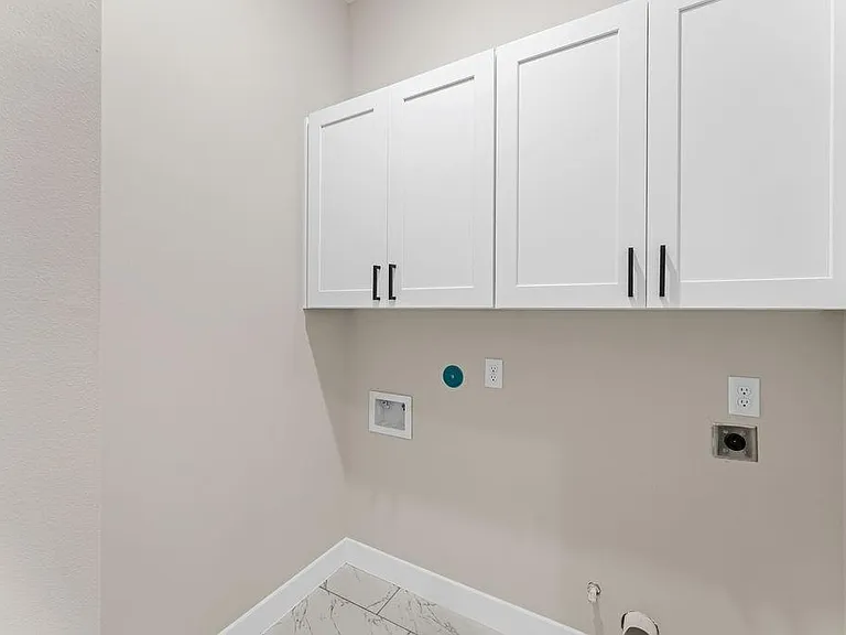 4946 Wunder Way — Photo 14