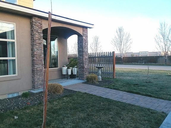 Front and common area