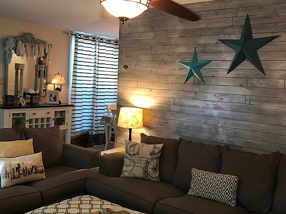 Living area/feature wall