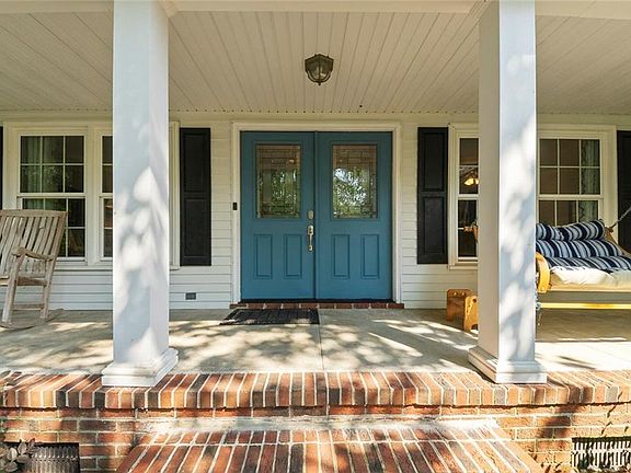 4th image of 2152 Kenwood Dr