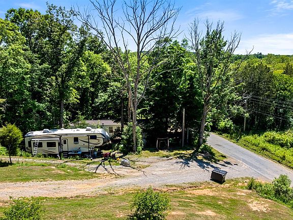 5th image of 250 Poplar Grove Rd