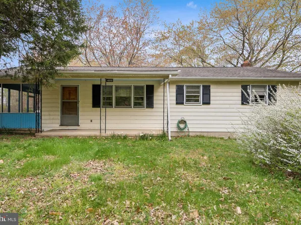 4090 Gardiner Rd, Waldorf, MD 20601