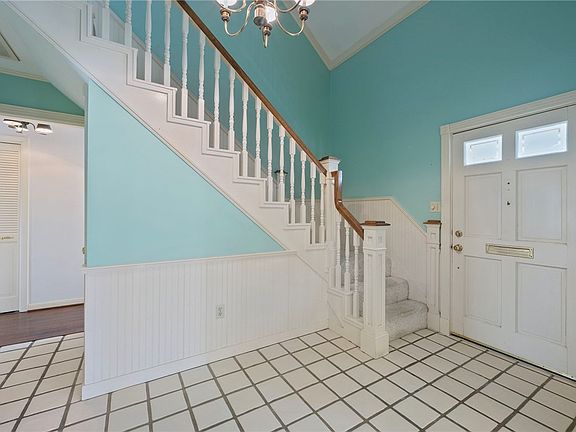 2nd image of 1005 Esther Blvd