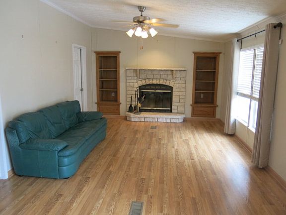 4th image of 2229 Luttrellville Ln