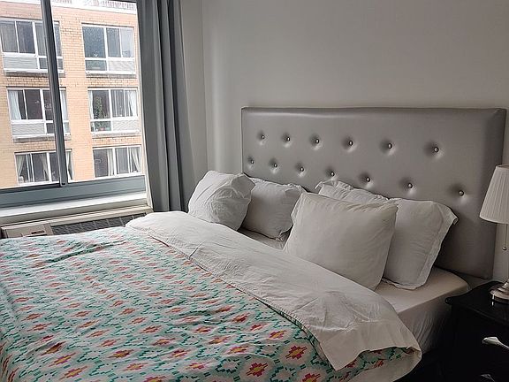 3rd image of 521 W 48th St #6A