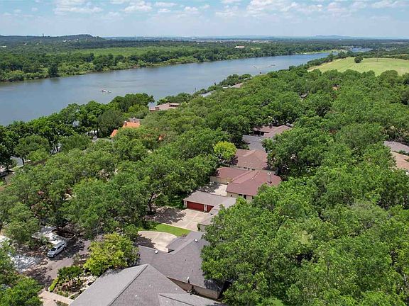 5th image of 346 Meadowlakes Dr