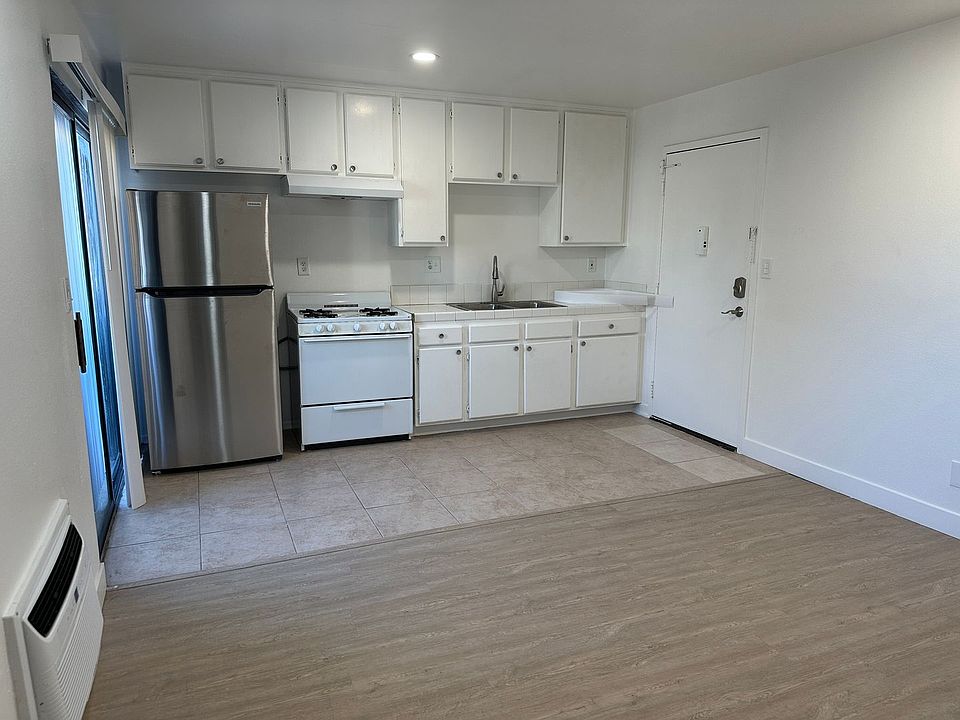 1st image of 827 S Wilton Pl #304